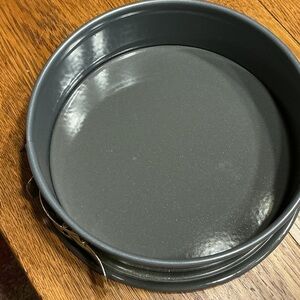 KAISER Nonstick Gray Springform Cake/Cheesecake  Pan with Secure Latch